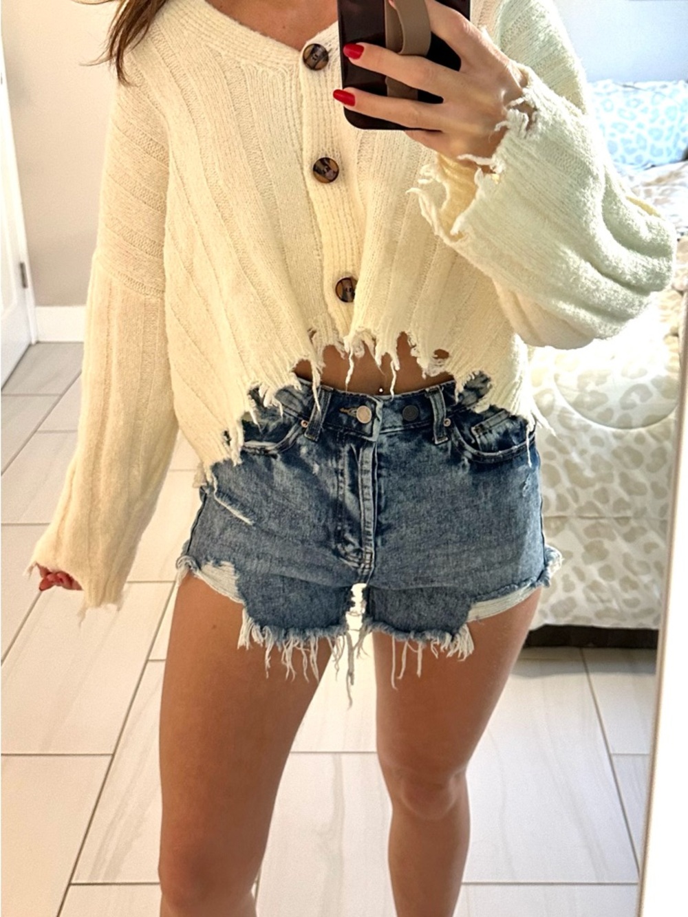 Wild Fable Acid Washed High-Rise Distressed Denim Women’s Shorts - Blue Size 2